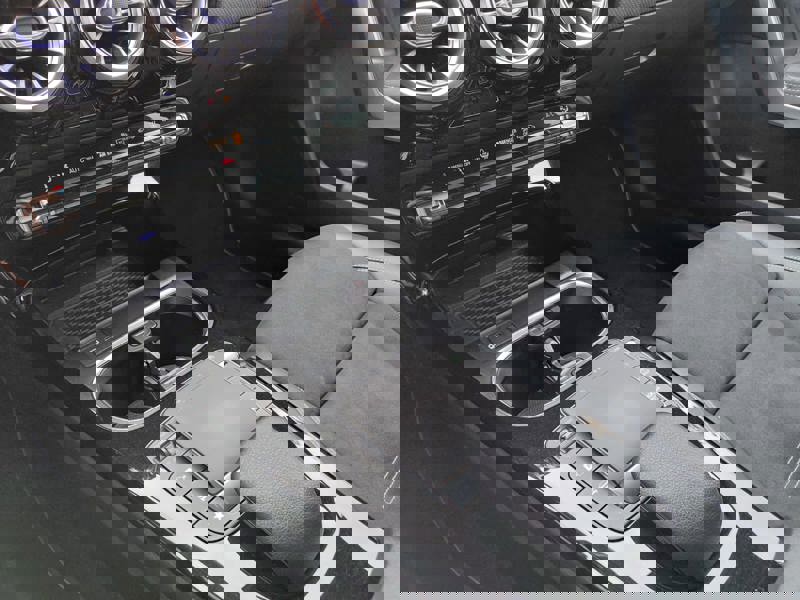 Image Mercedes-Benz CLASSE A A 250 e  Berline Compacte AMG Line 